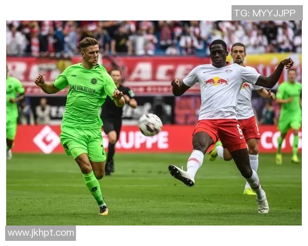 汉诺威96保级路艰难,客场失利让前景黯淡 汉诺威96保级路艰难,客场失利让前景黯淡